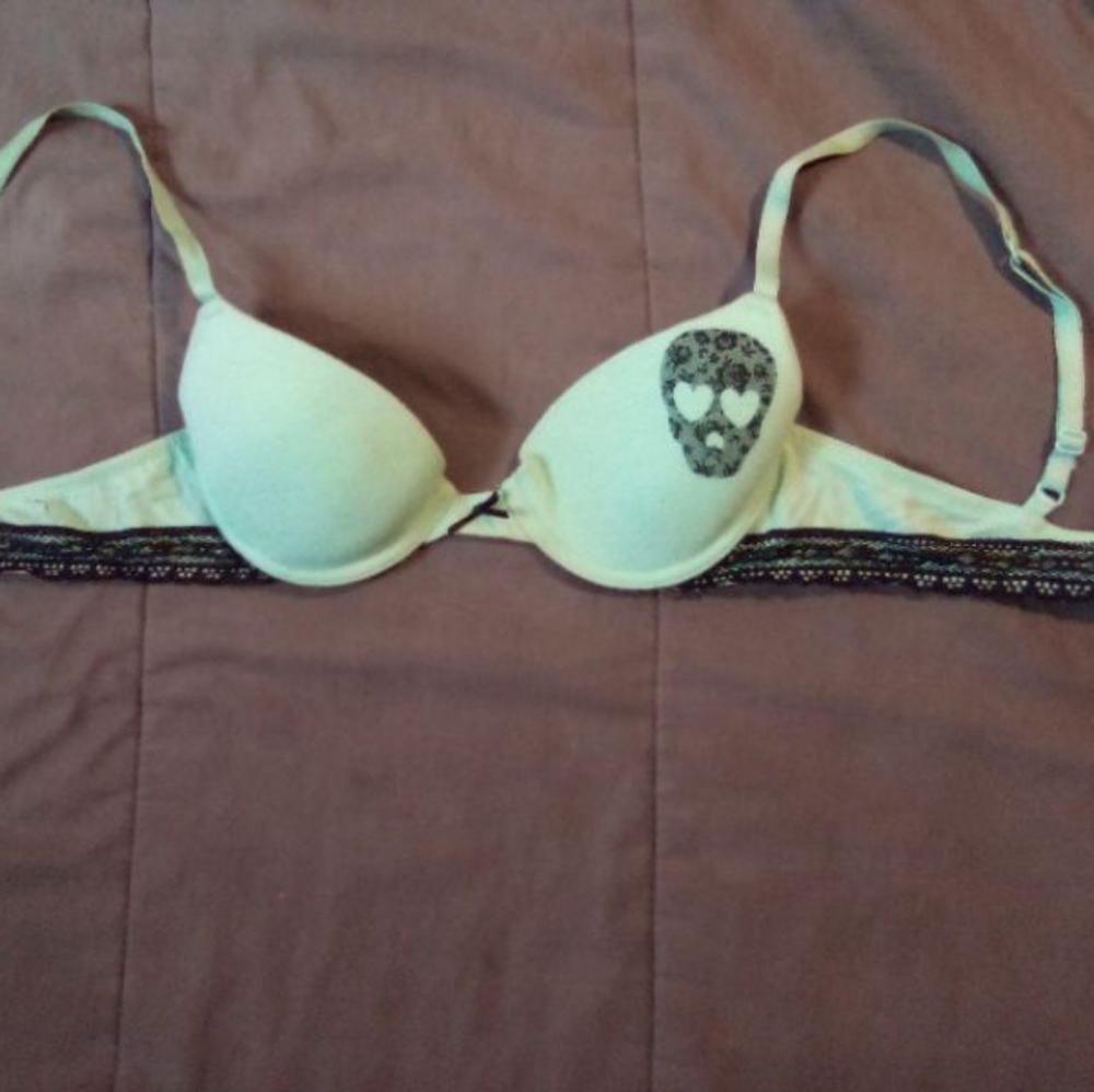 34A Bra